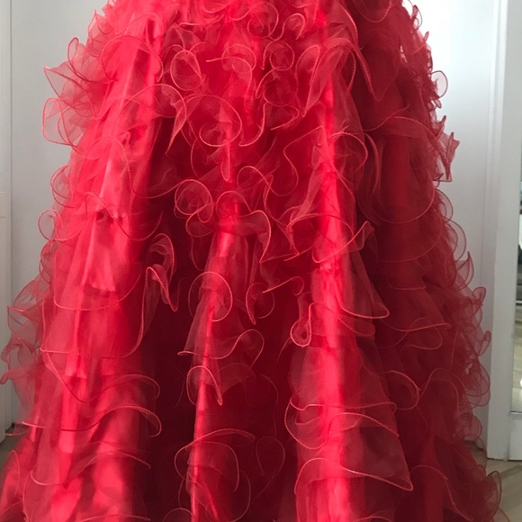 Perfect Prom Dress - Picture 4 of 8